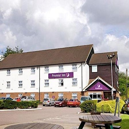 Premier Inn Stevenage Extérieur photo