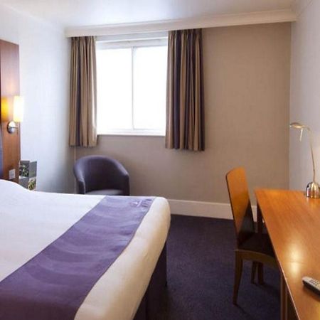 Premier Inn Stevenage Extérieur photo